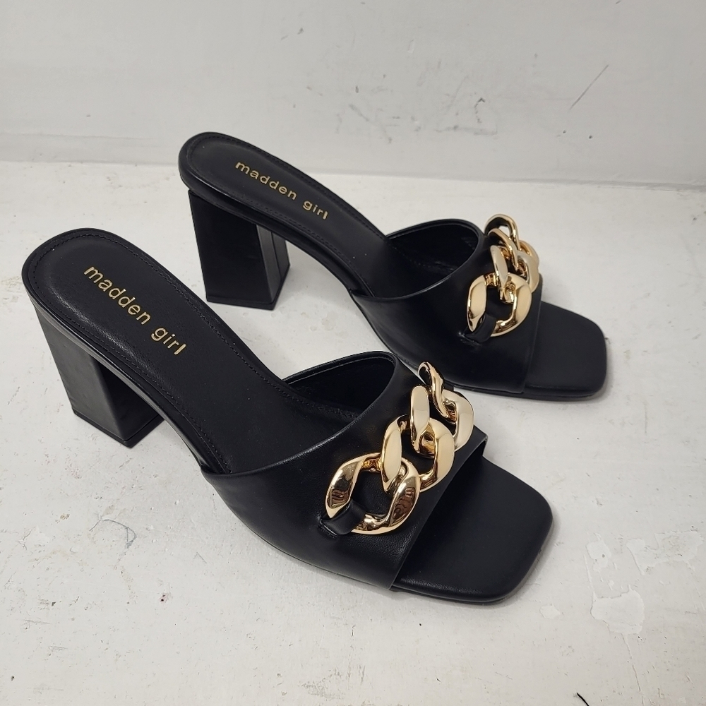 Madden Girl Black Slip On Heel with Gold Chunky Medusa Chain Size 9.5